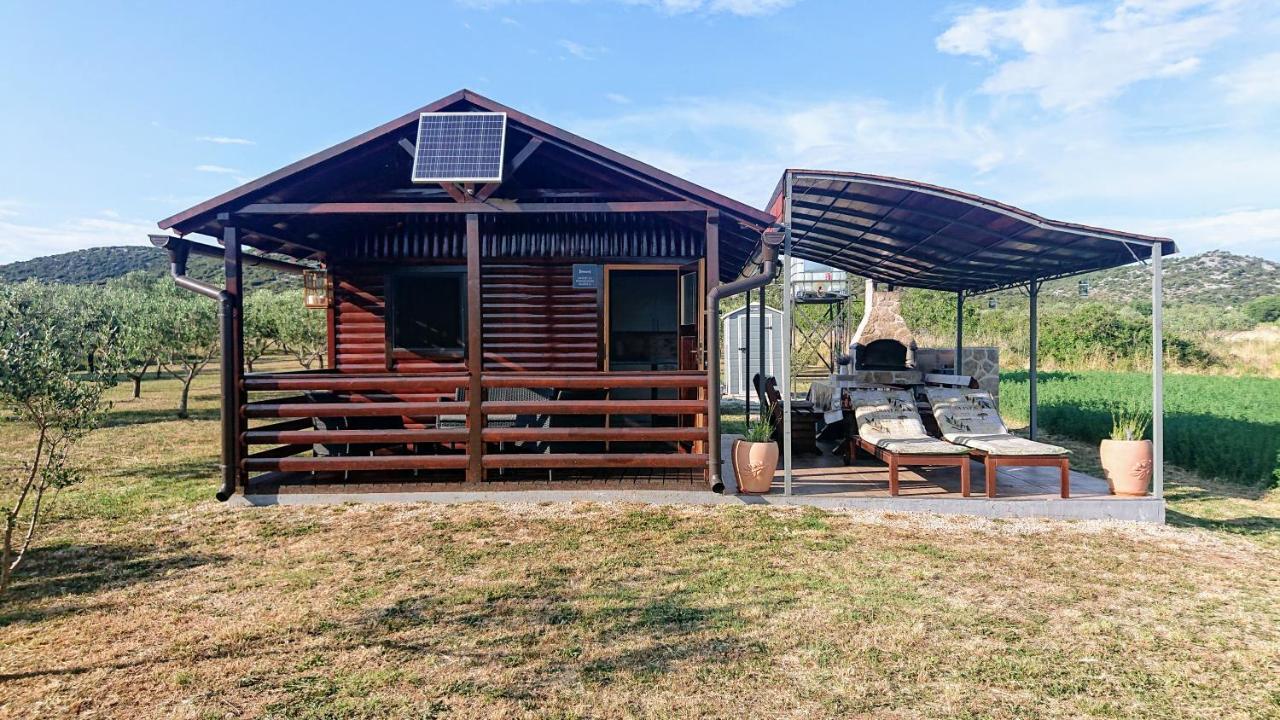 Holiday home Robinson House Orkula In The Heart Of Olive's Yard *