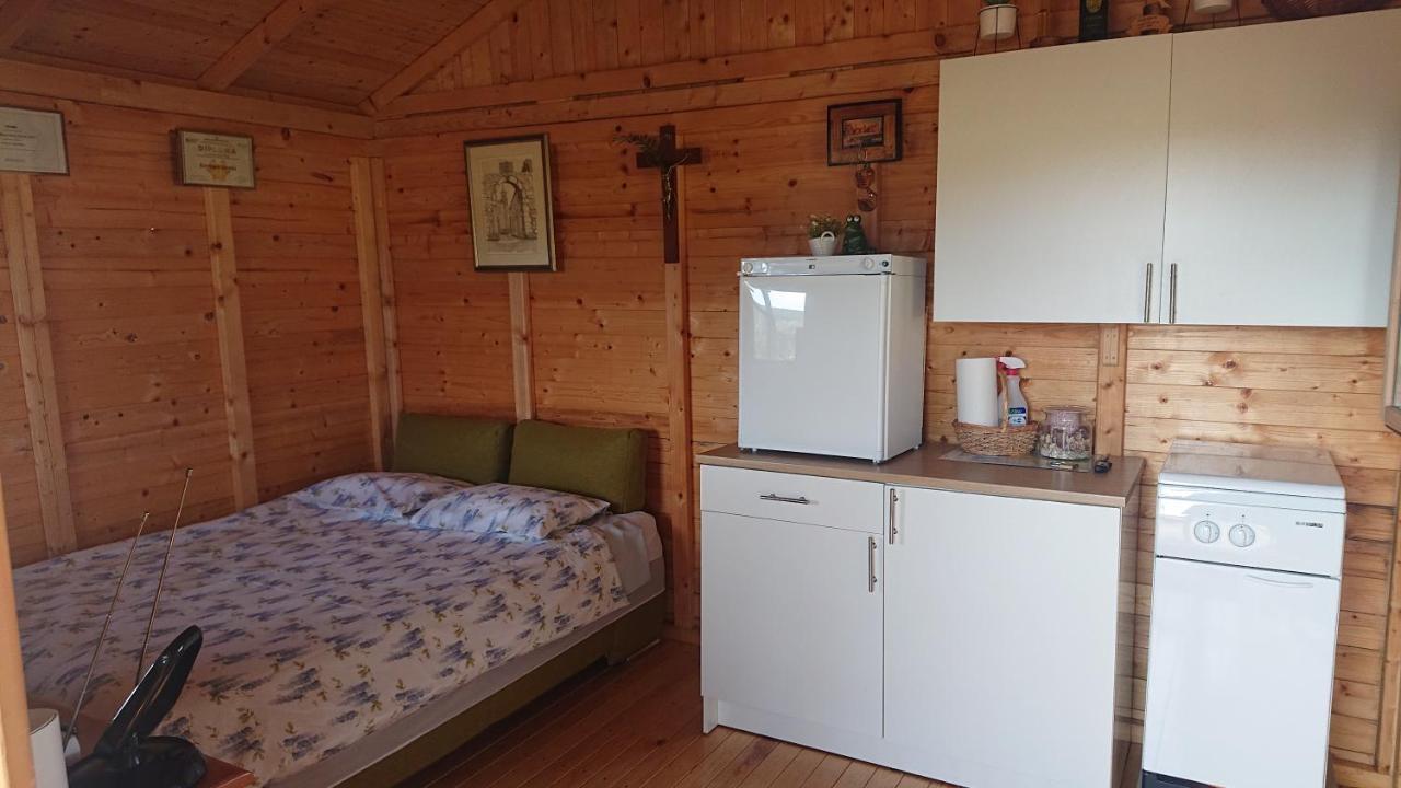 Holiday home Robinson House Orkula In The Heart Of Olive's Yard Puticanje